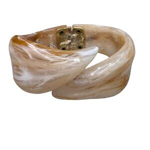 Vtg 1960s Peach Swirl LUCITE Simulated Bakelite Hinged Clamper BRACELET Bangle
